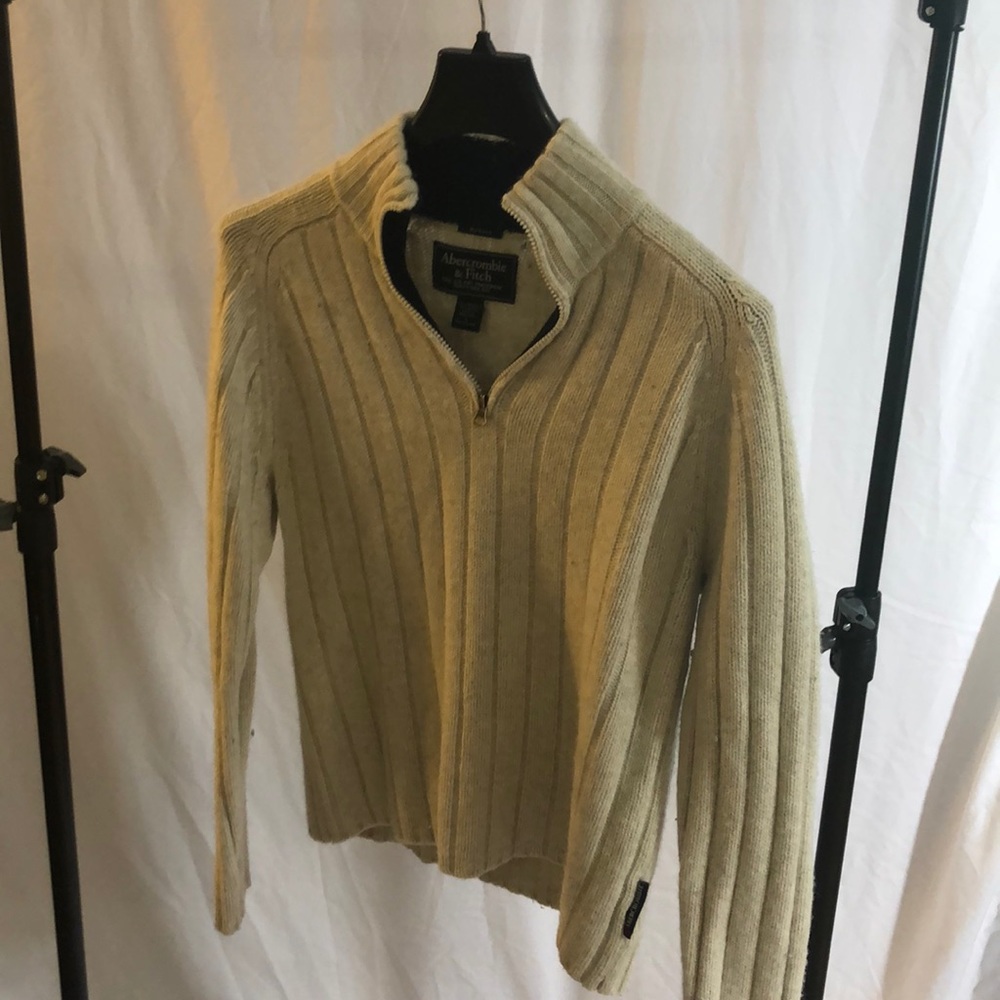 Zip sweater